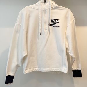 Women’s Nike Half-zip Sweatshirt